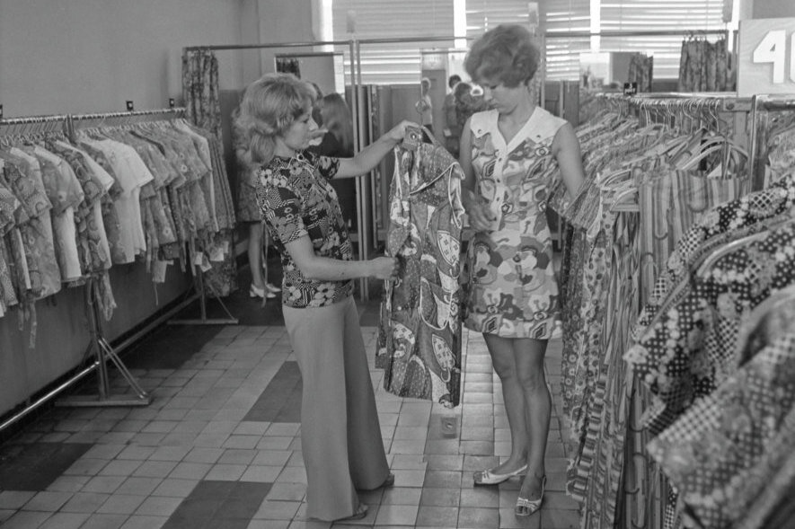     Как женщины в СССР отвоевали своё право носить брюки