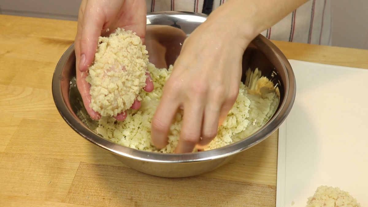 "Пожарские" котлеты из курицы - самые сочные, мягкие и с хрустящей корочкой "Пожарские" котлеты из курицы - самые сочные, мягкие и с хрустящей корочкой