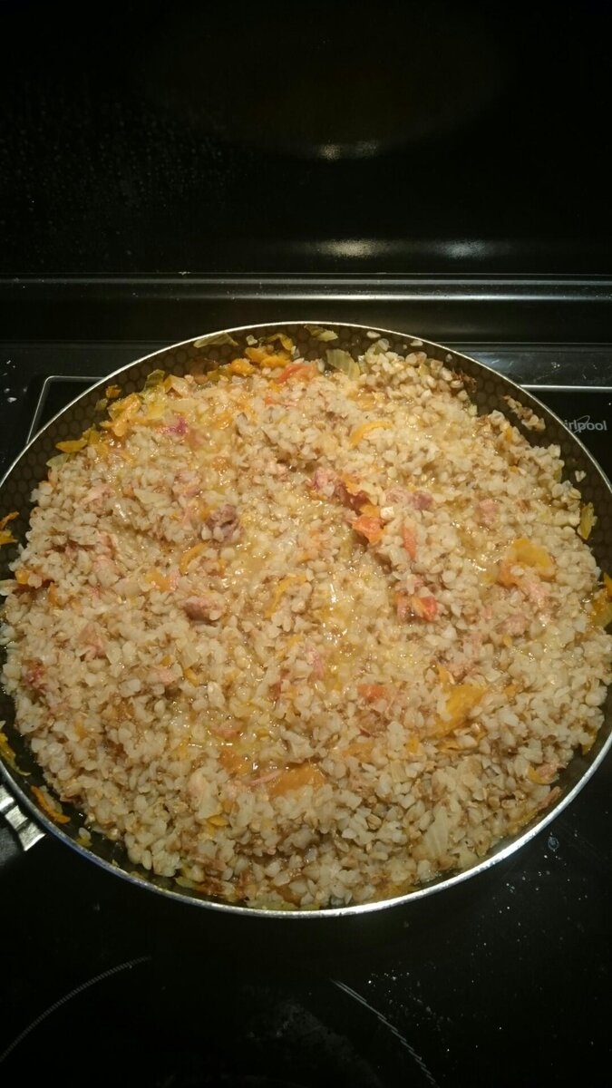    Тушенка с гречкой