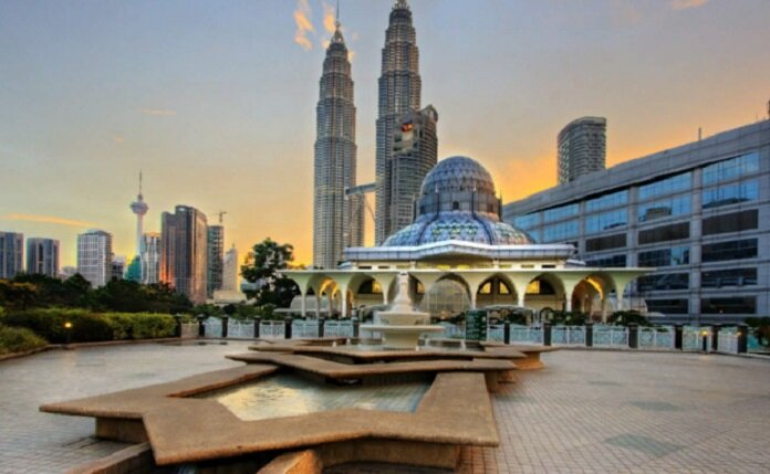 Галерея *Путешествие по Малайе*. Кадр1: Куала Лумпур - столица Малайзии. (kartinkin.net)