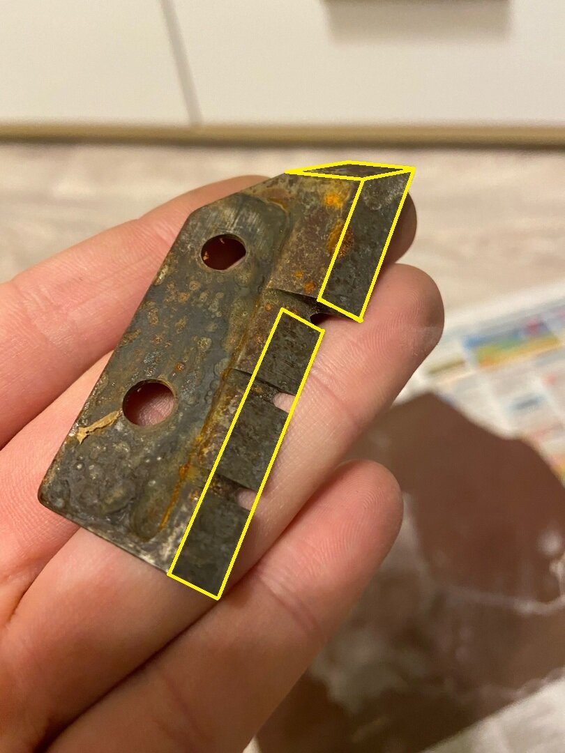 Самый главным при заточке является сохранение углов лезвия, они играют не меньшую роль, чем их острота. 