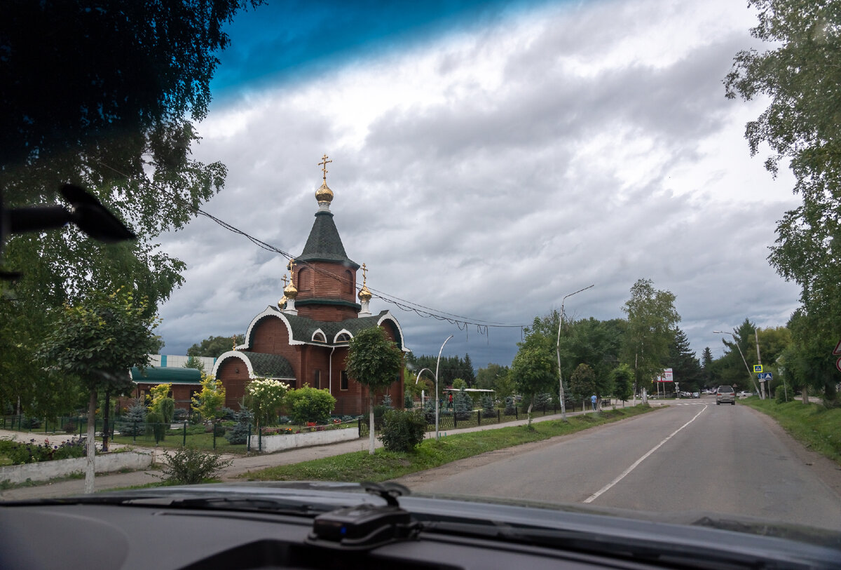 Это невероятно, но это храм в честь Царственных страстотерпцев! Я постоянно получала на Дальнем Востоке подобные послания)))