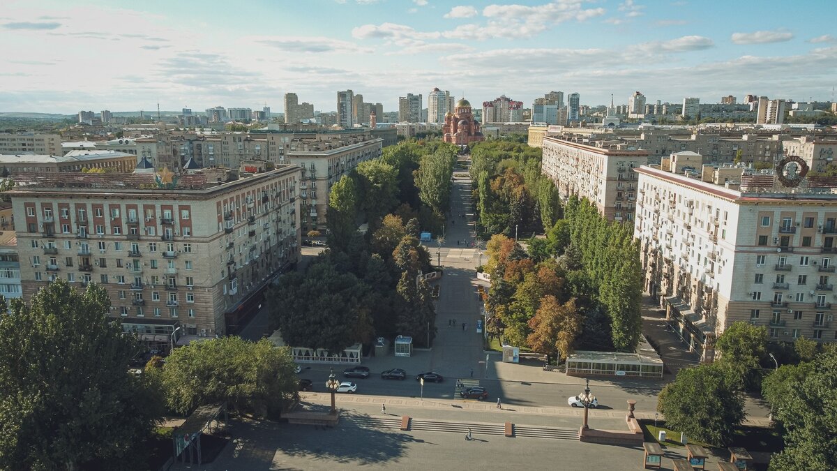     Любовники занимались сексом на Аллее Героев в Волгограде возле мемориала в честь Героев Советского Союза, полиция установила их личности.
