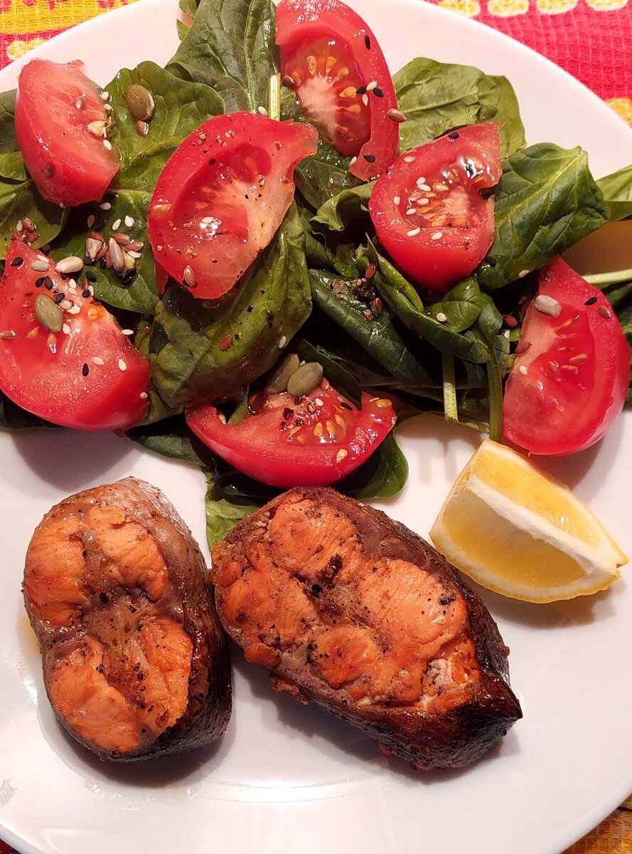 И салат овощной🥑🥬🍅