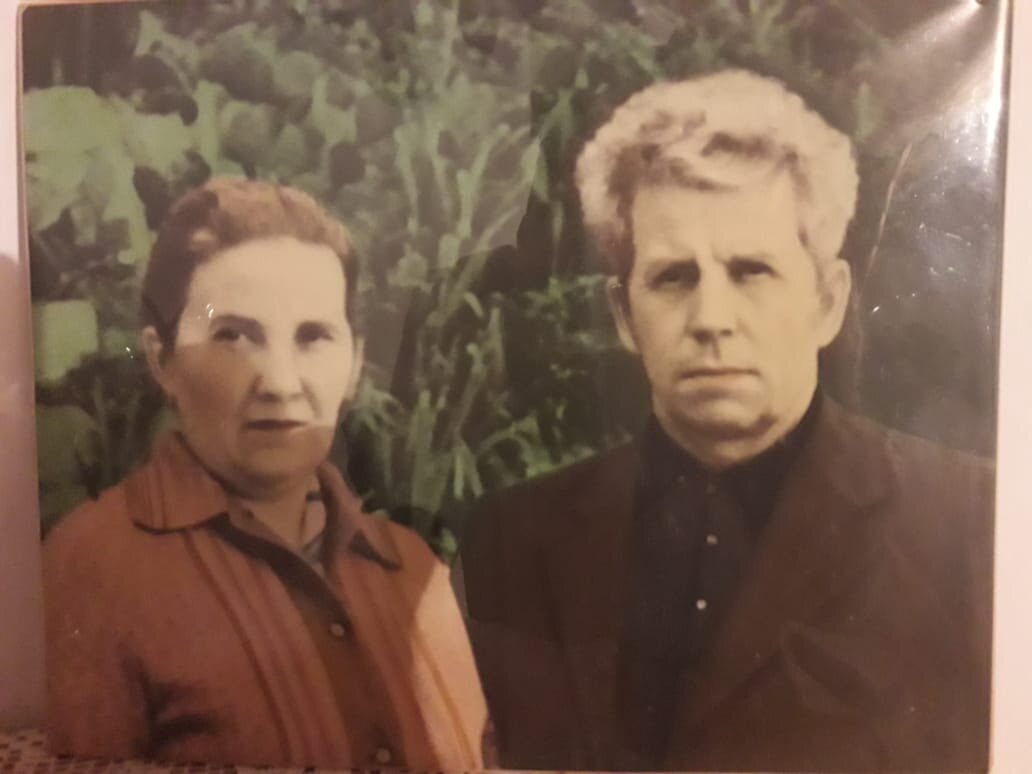 Мама и Папа тут еще чуть чуть помоложе