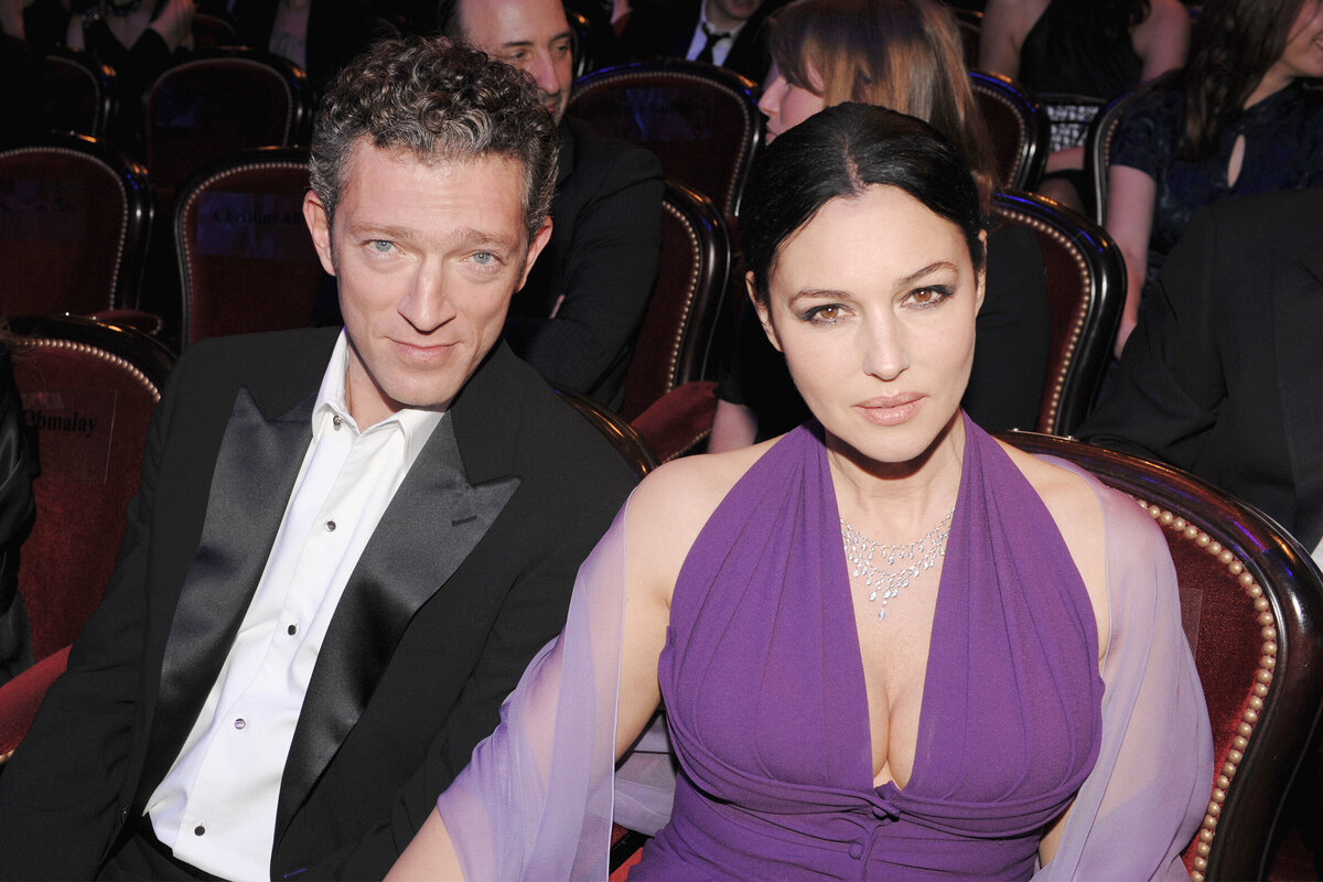     Похожа на маму или на папу? Как выглядит младшая дочь Беллуччи и Касселя, которую скрывают от публики