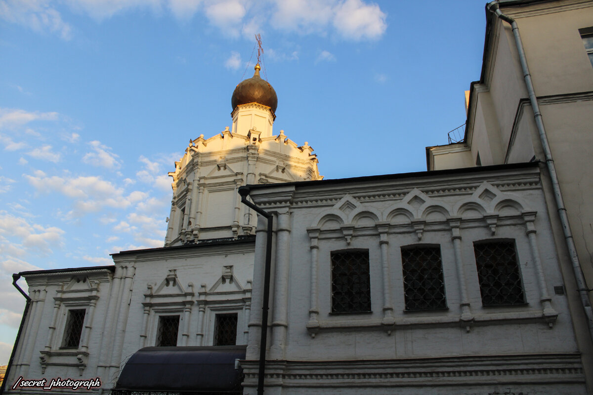 Неизвестные храмы центра Москвы, или Где спряталось самое большое подворье  Китай-города | Тайный фотограф Москвы | Дзен