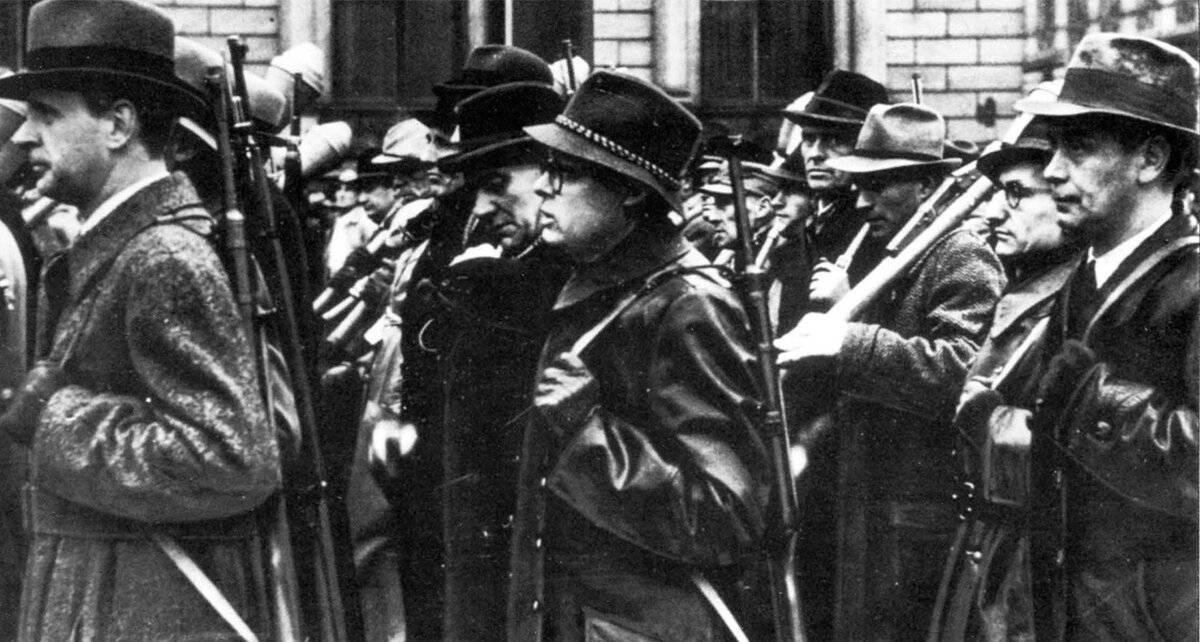 Оборона Берлина Фольксштурм 1945 год, так же было очень много детей из Гитлерюгенд