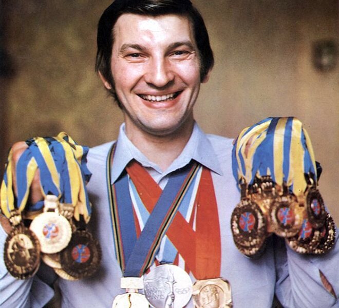 Изображение из открытого источника Яндекс.картинки (В.Третьяк и его награды)