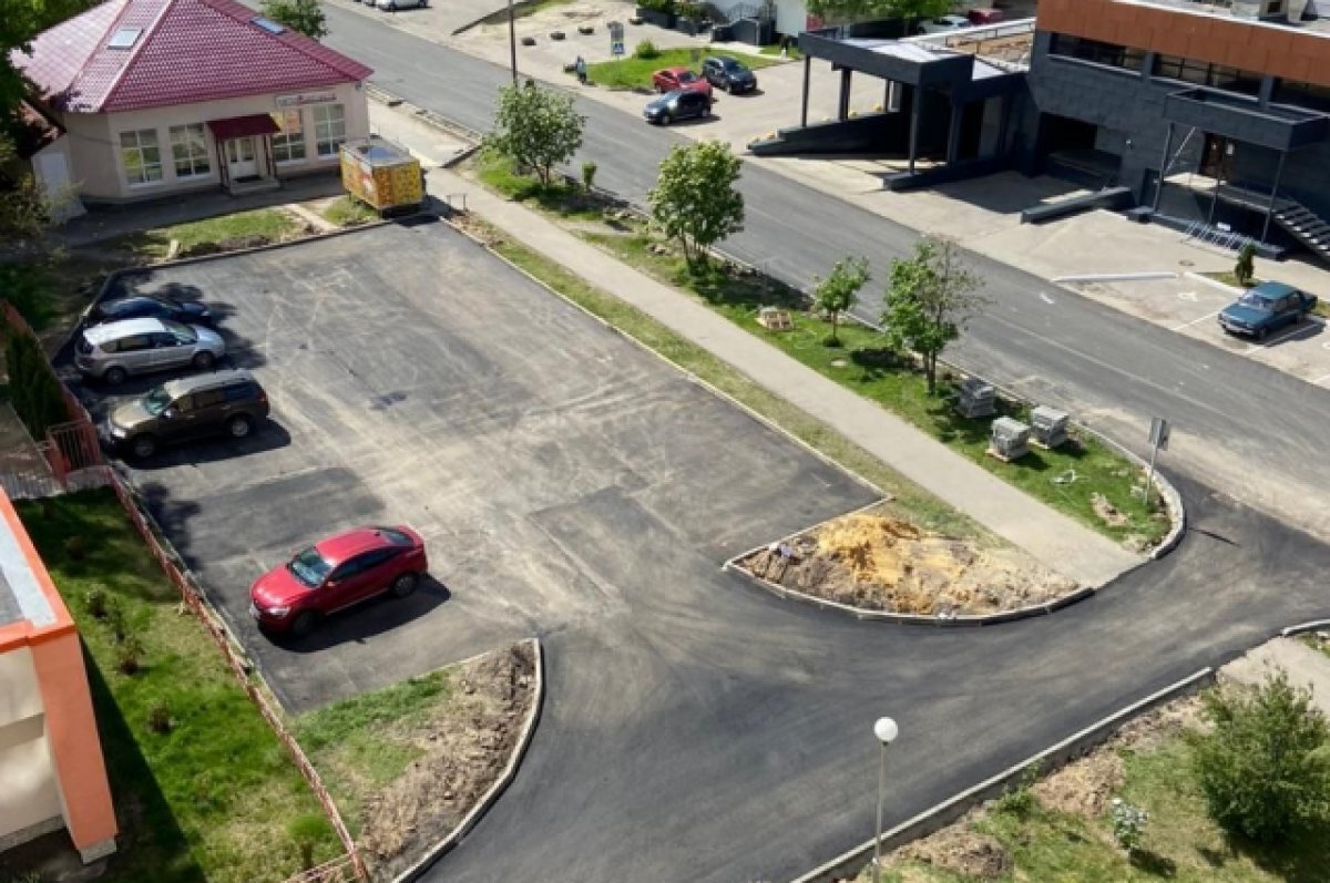    В Заречном доделали стоянку, где не смогли уложить асфальт из-за авто