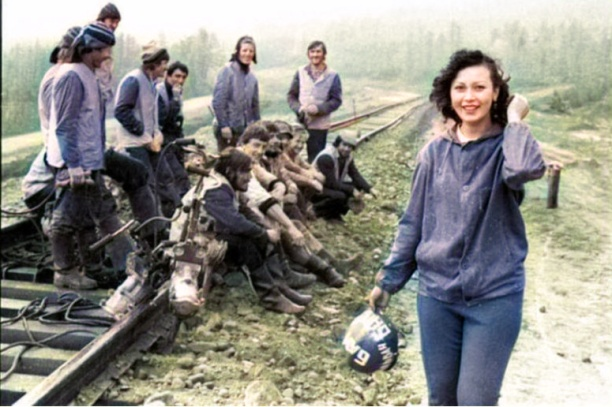 Традиции передаются из поколения в поколение. Голодное военное прошлое научило советских людей бережно относиться не только к вещам, но и к близким людям.-11