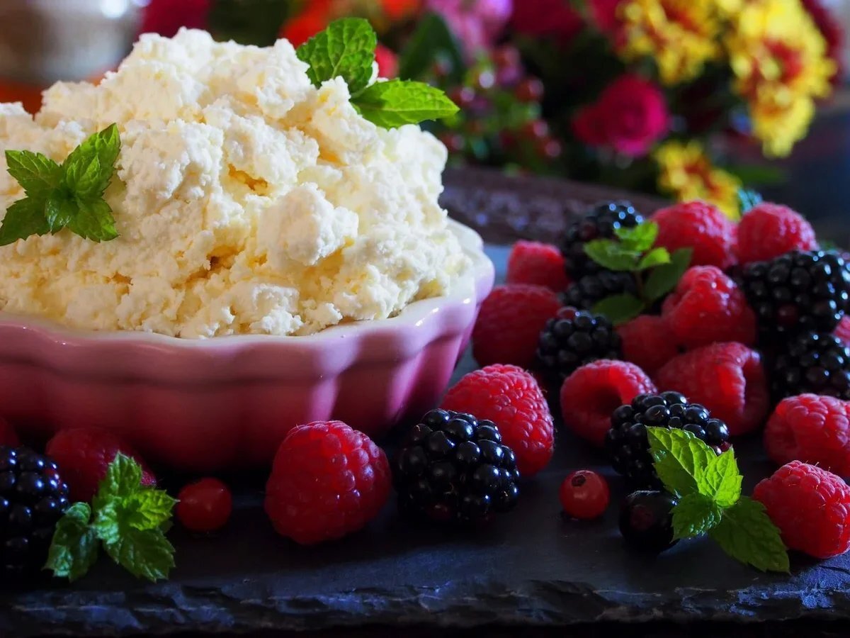 Правильно ли употреблять творог на ночь