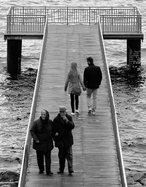 Вся жизнь в одном фото. Фото из интернета. Автора не нашла. 