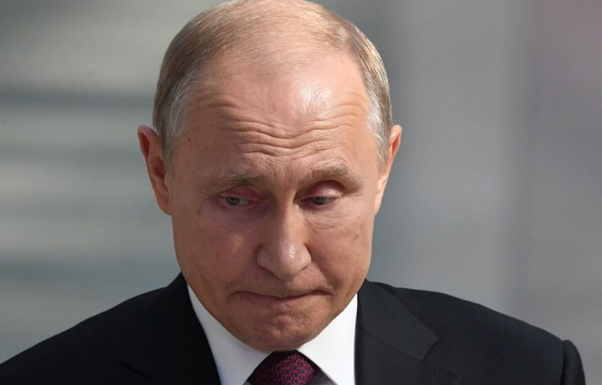    Путину впервые сообщили о проблемах с бюджетом из-за крушения нефтегазовых доходов
