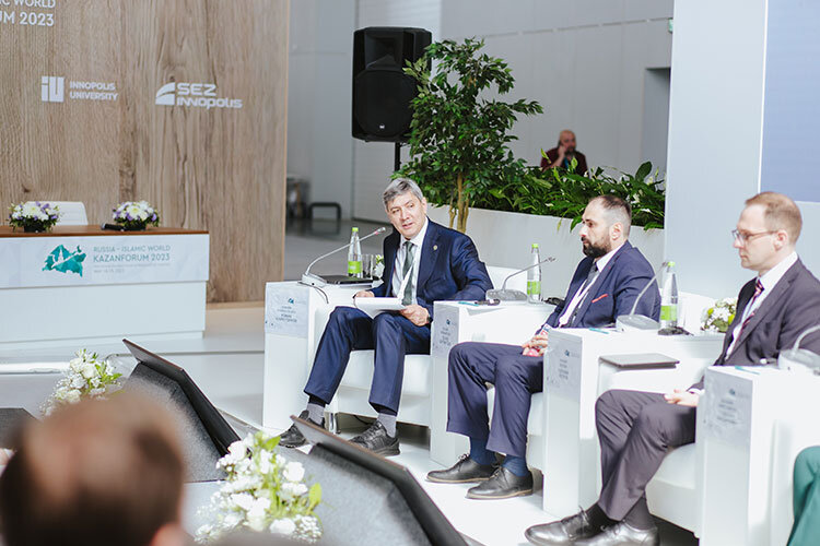   Тон был задан самой первой сессией, посвященной технологическому суверенитету, ведь только он, как сразу заявил вице-премьер РТ Роман Шайхутдинов, позволит России выстраивать самостоятельную внутреннюю и внешнюю политику Фото: tatarstan.ru