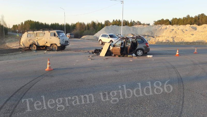    В ДТП на трассе в Сургутском районе пострадали двое