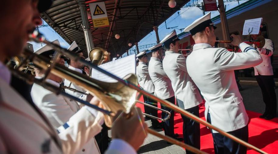 Планирование выступления на железнодорожной платформе — серьезная задача, поскольку железнодорожная инфраструктура — это режимные объекты. Здесь свои правила. 