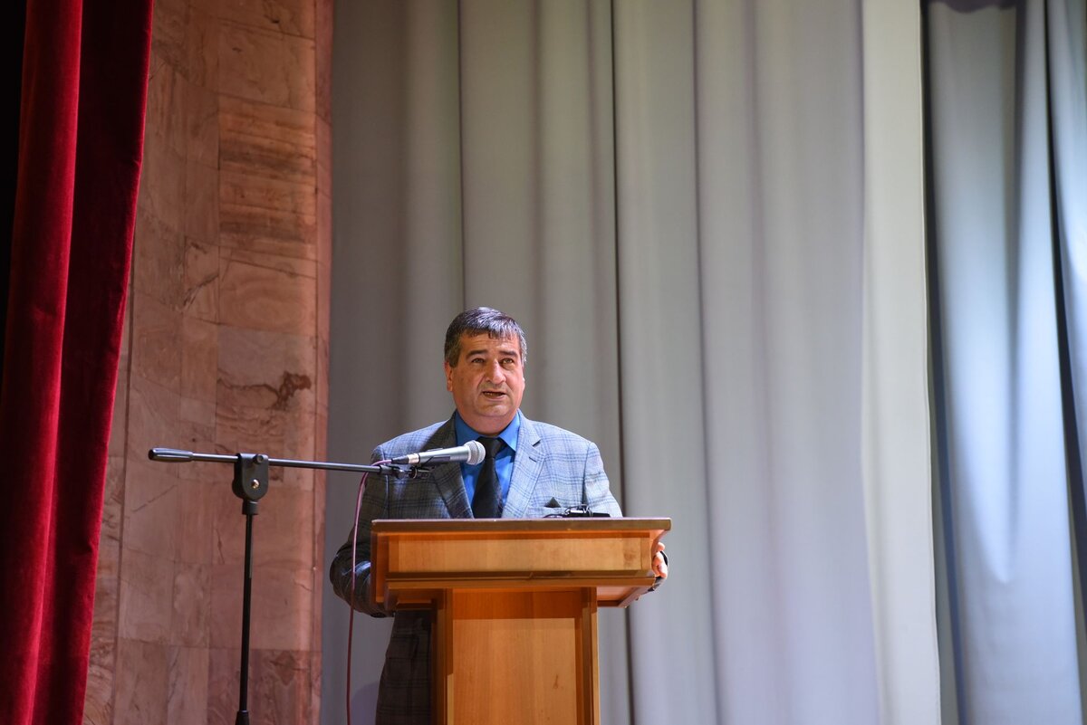 В Степанакерте отметили 75-летие со дня рождения поэта Вардана Акопяна. Фоторяд