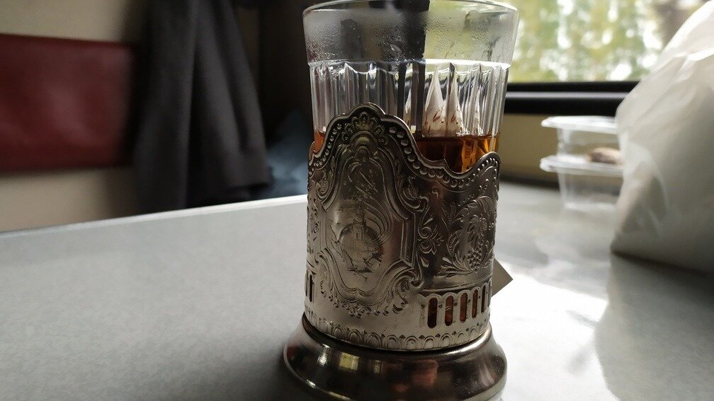     Достать билеты на поезд в южном направлении можно с большим трудом. По какой причине принято такое решение, разбирался КарелИнформ.