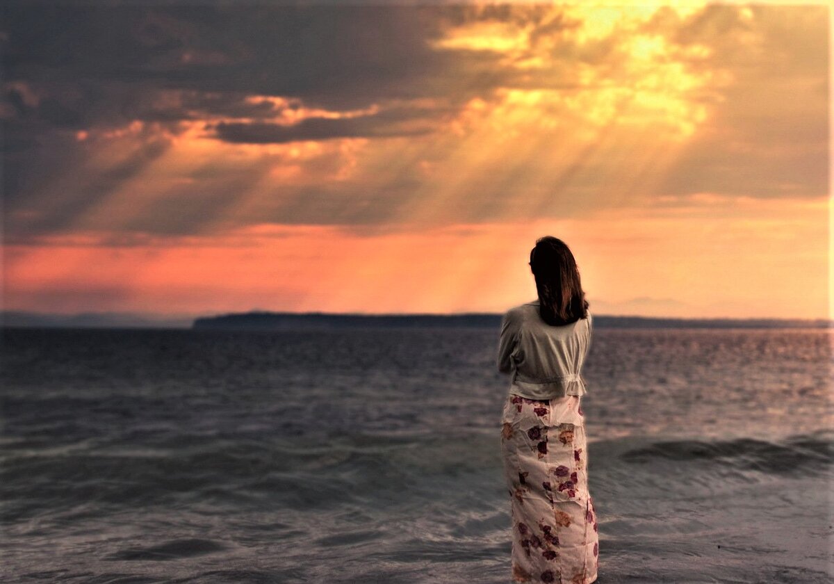 Побыть одной, да еще если можно не сдерживать слез, бывает очень полезно...