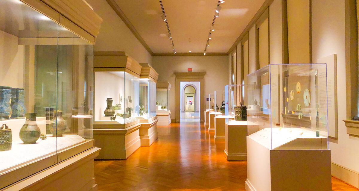 Экскурсия в музее. Краеведческий музей отдел военной истории. Музей совершенных. Музей смешно. Музей совершенных.