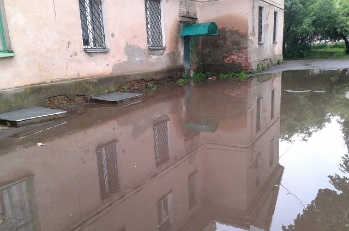    Жилось дом в Ноябрьске затопило во время ливня