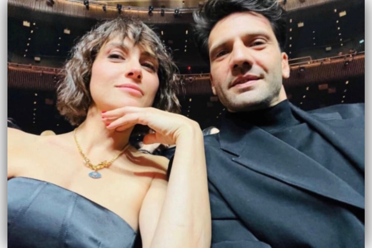 Фото с Яндекса. Каан Урганджиоглу со своей возлюбленной Бурджу Денизер