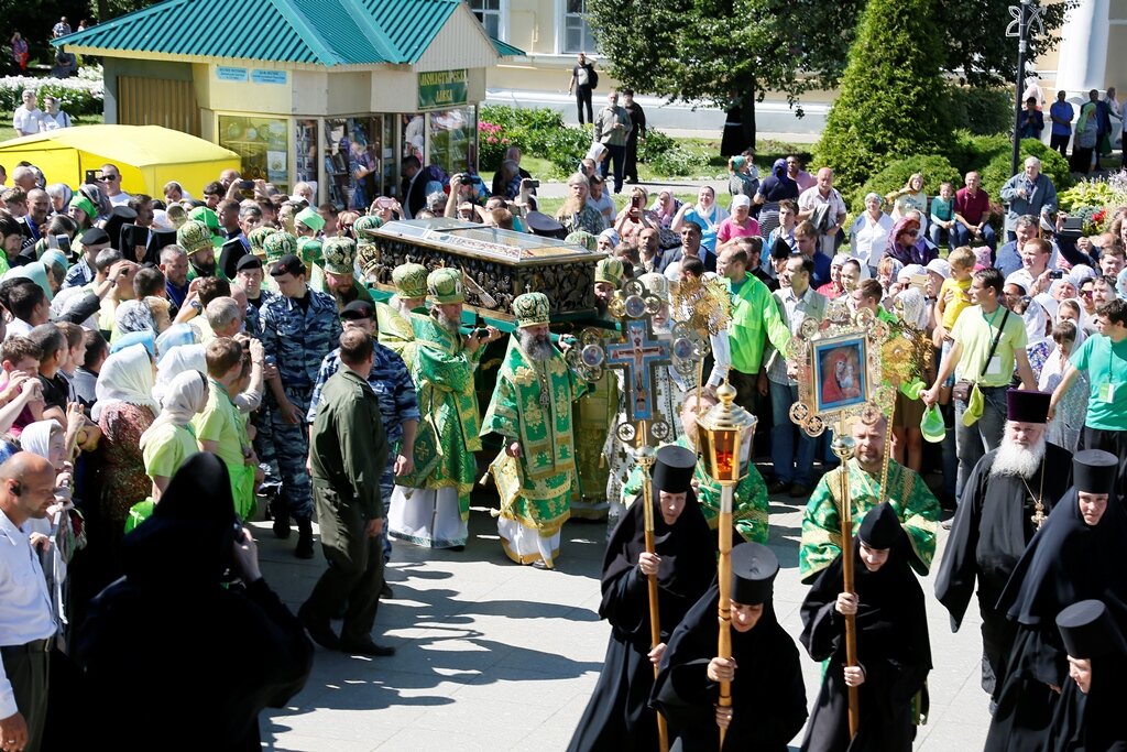 обретение мощей прп. обретение мощей саровского. перенесение мощей серафима саровского в дивеево 1991. 1 августа обретение мощей преподобного серафима саровского. серафима, саровског.