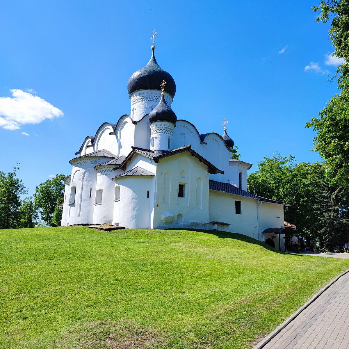 Храм Василия на Горке в Пскове