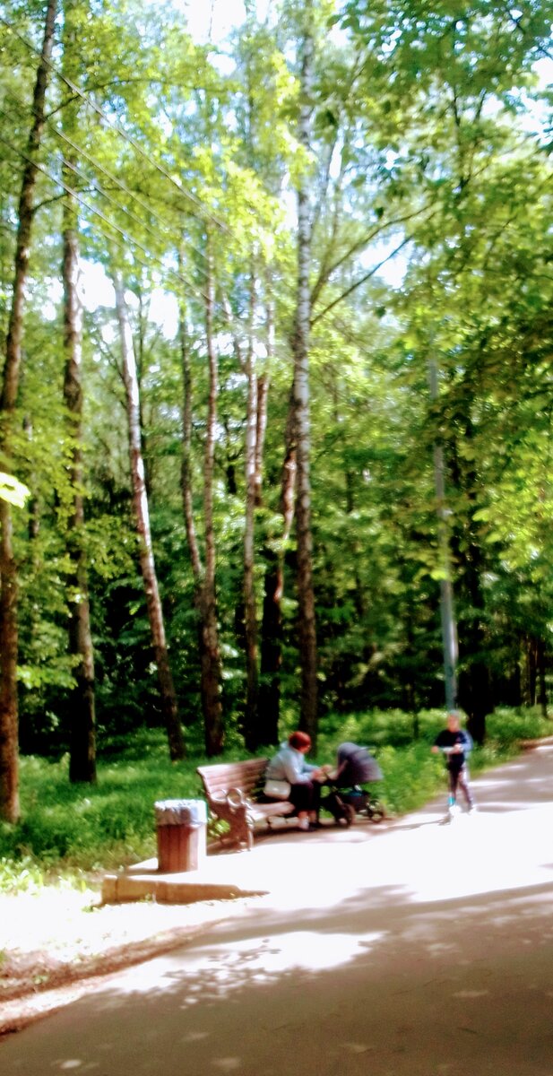 - Тоня! Не пора ли нам завязывать узелок,-стараясь не обидеть жену,как будто внезначай бросил Комендантов.Тоня подняла свои черные продолговатые глаза и вызывающе посмотрела на Николая.Фото к рассказу "Самый счастливый человек" книги "Командоры". Автор рассказа "Самый счастливый человек" книги "Командоры" и фото В.А.Галашевский 10 июня 2023 г.