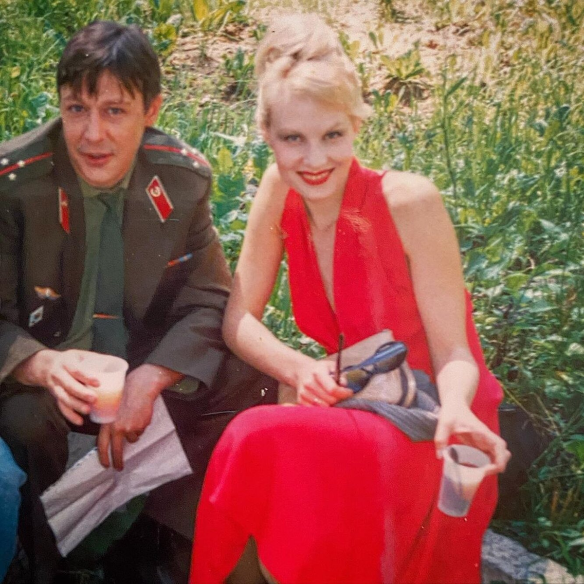 30 фотографий. Политики, артисты и простые люди. ...Будущее приобретало радужные черты. Жить становилось и веселее, и проще.