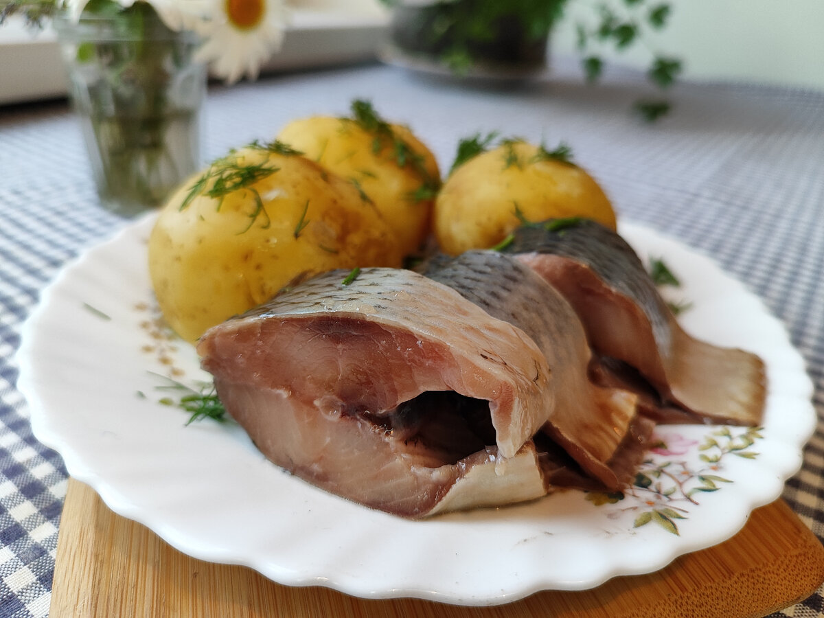 Маринованная селедка с луком и уксусом