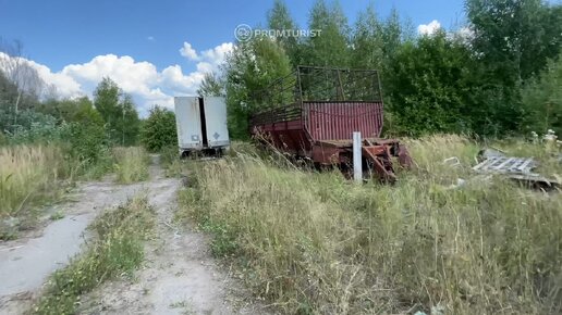 Нашёл заброшенный грузовой трейлер, открыл и узнал, что у него внутри 😵🚚🤦‍♂️