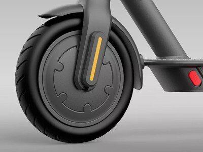   Электросамокат Xiaomi 4 Go с запасом хода 18 км оценили в €348