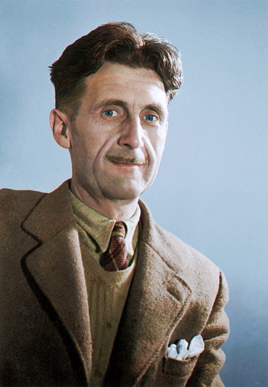 Фото: https://upload.wikimedia.org/wikipedia/commons/thumb/8/82/George_Orwell%2C_c._ 1940_% 2841928180381%29.jpg/532px-George_Orwell%2C_c._1940_%2841928180381%29.jpg