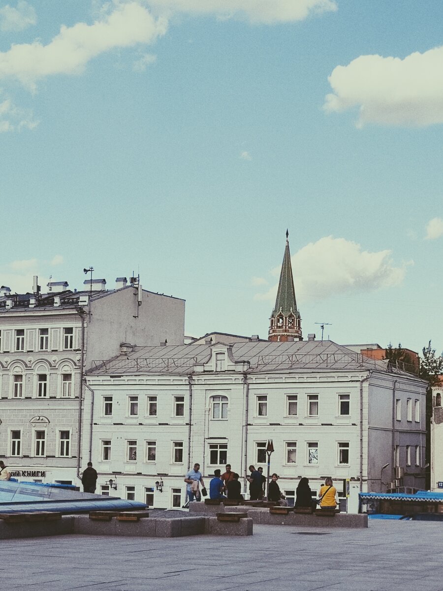 Станция метро Библиотека им Ленина 