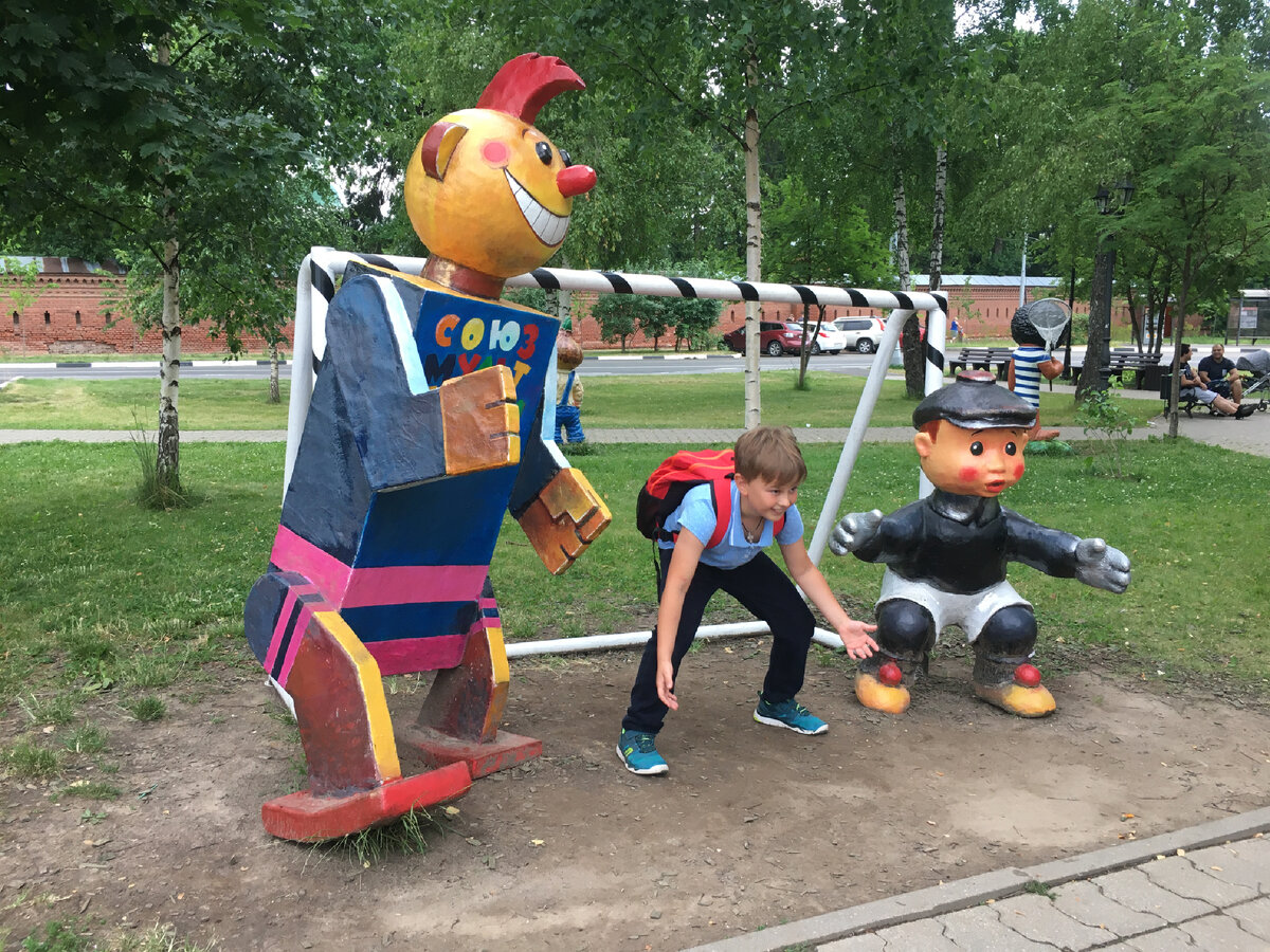 Ребёнок, которому объясняли, КАК НАДО делать))