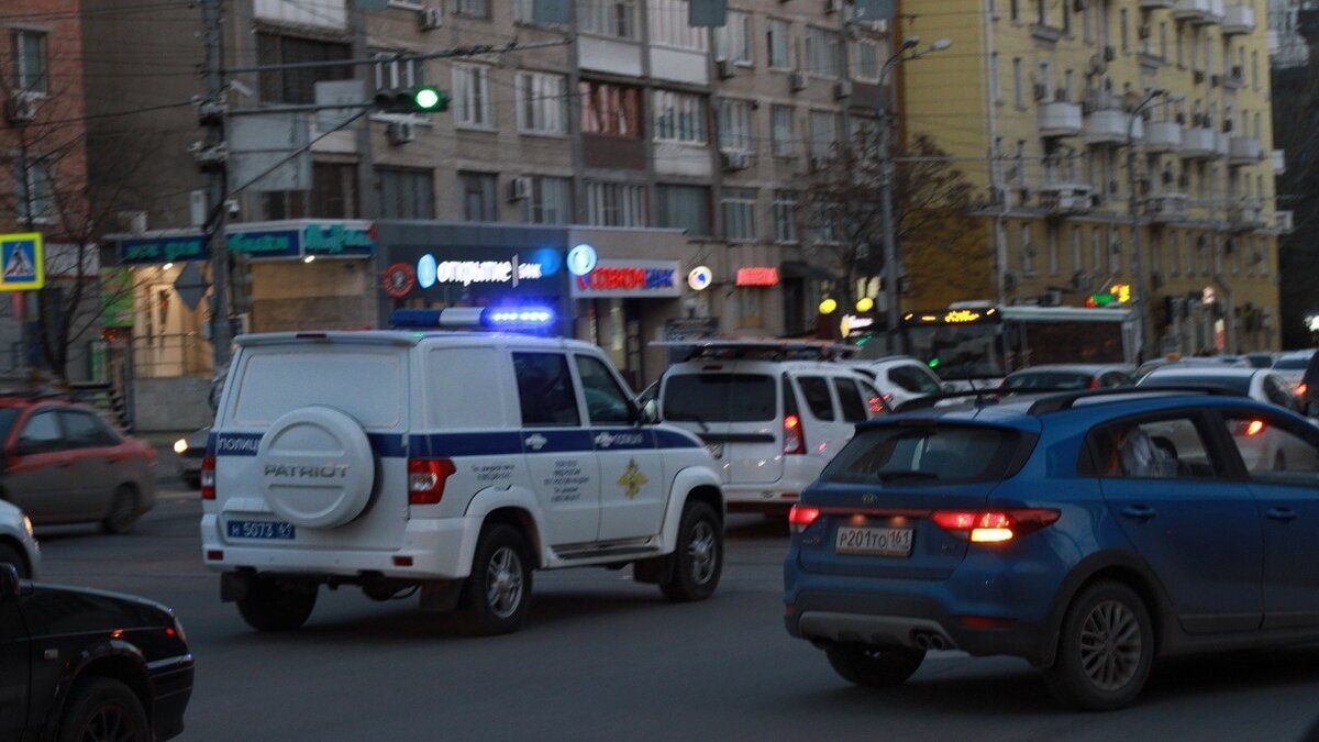     Власти Калужской области начали снимать ограничения на движение личного транспорта на территории всего региона.