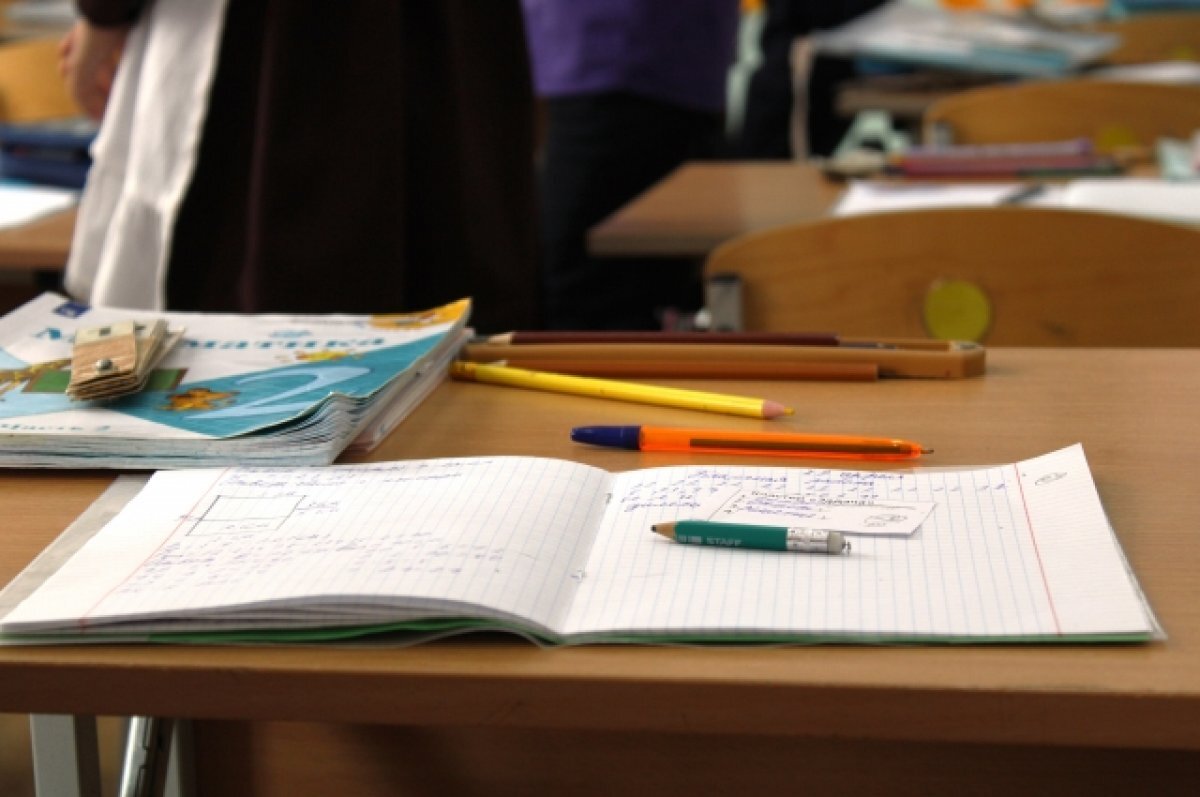    В Тюмени на улице Красных Зорь разобрали старую школу за два дня