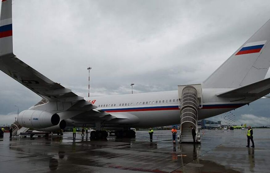    Захарова объяснила, почему самолет Кремля улетел в США