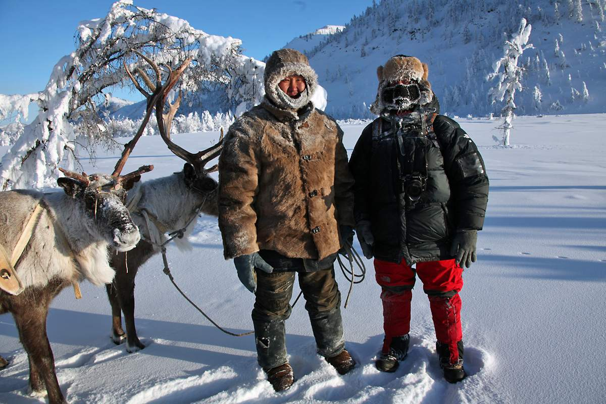 Жители Арктики. Люди в Арктике. Одежда людей в Арктике. Одежда людей на Северном полюсе. Особенности питания в условиях экстремального климата