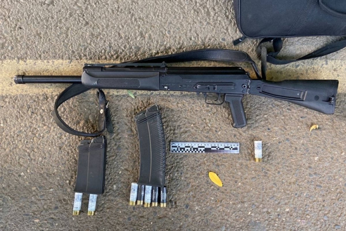    В Краснодаре полицейского ранили из ружья во время уличного конфликта