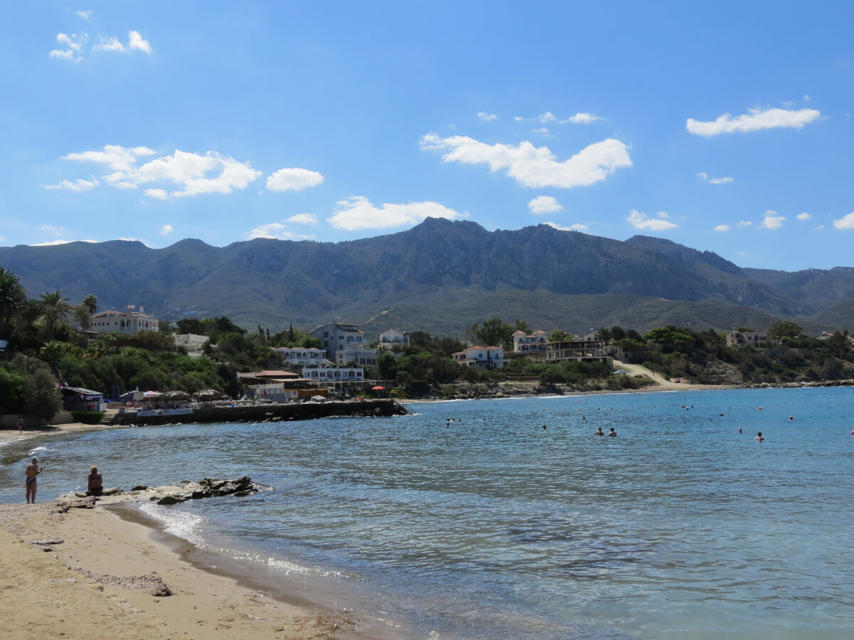 Кирения, пляж. Фото автора