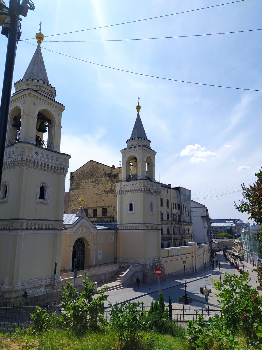 Ивановский монастырь фото. Ивановский монастырь в Москве. Церковь. Церковь фото.