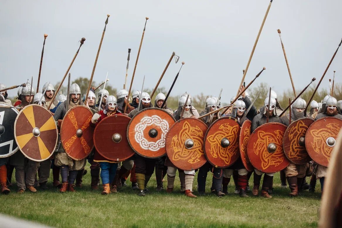 Идите отсюда. Вам тут не рады!