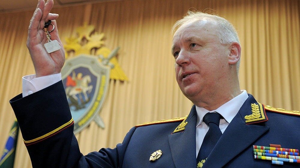     В Октябрьском подросток облил бензином и поджег 15-летнюю девочку.