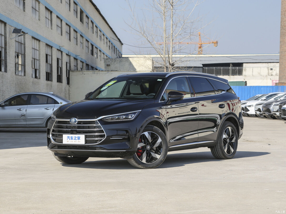 В России уже сегодня вы можете приобрести этот автомобиль в рассрочку.