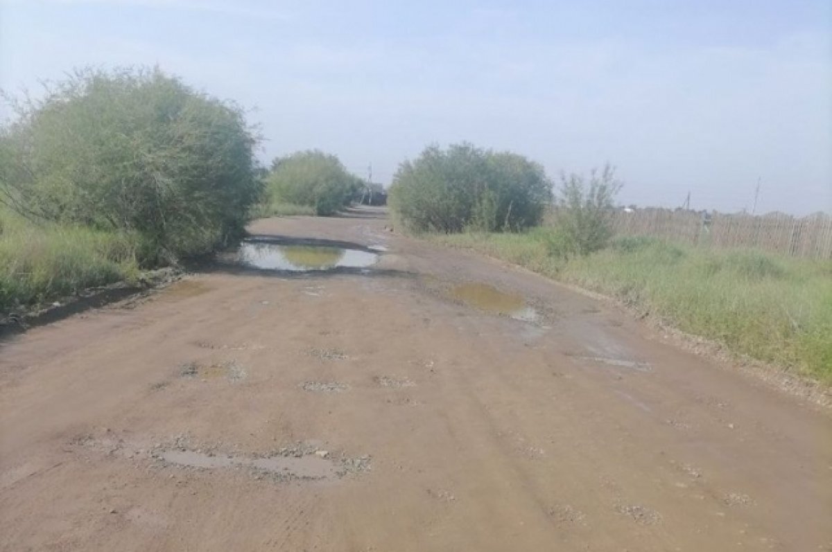    Дорогу к читинским СНТ спустя неделю после грейдировки снова разбило