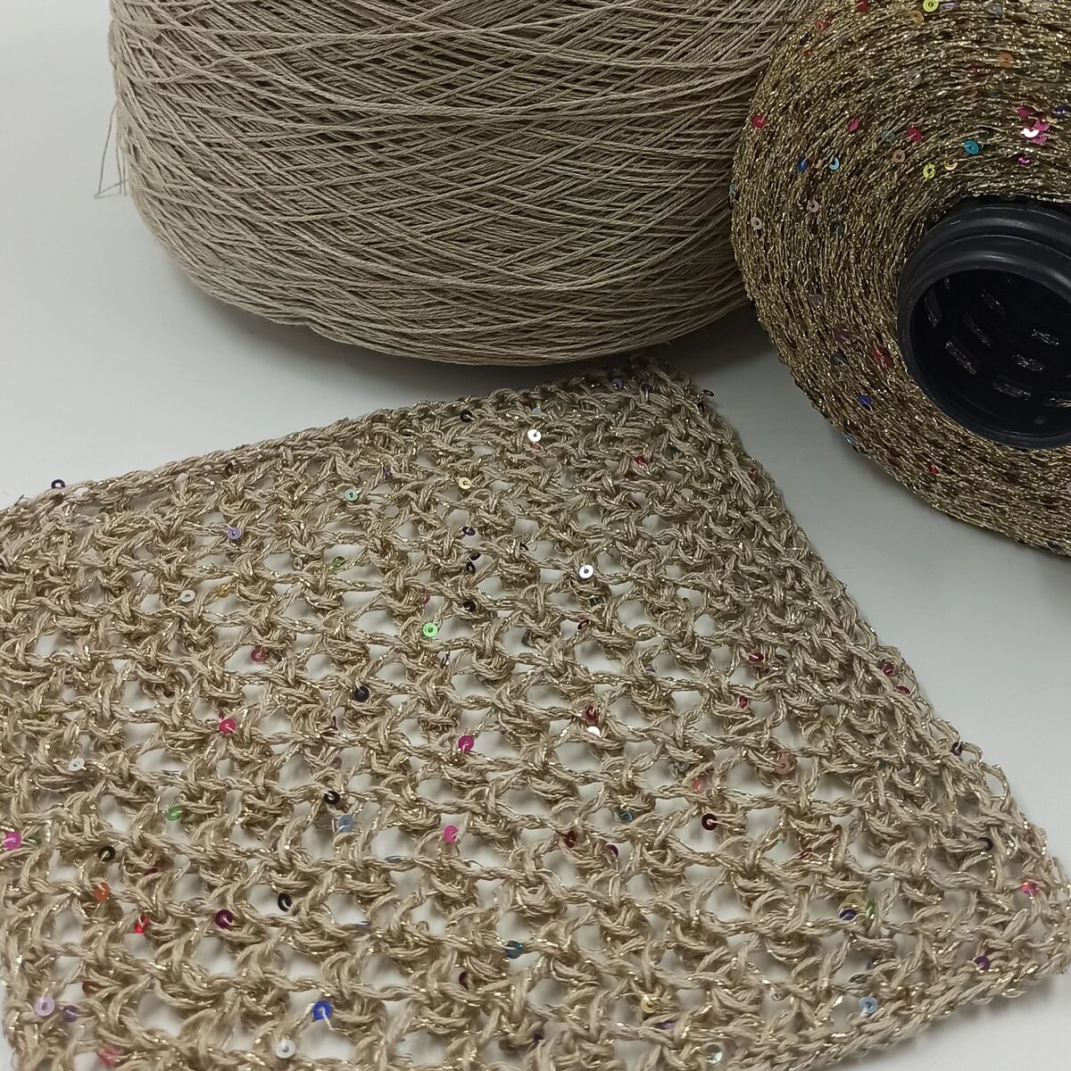 Образец из льна Lino с добавлением пайеток Cristallo