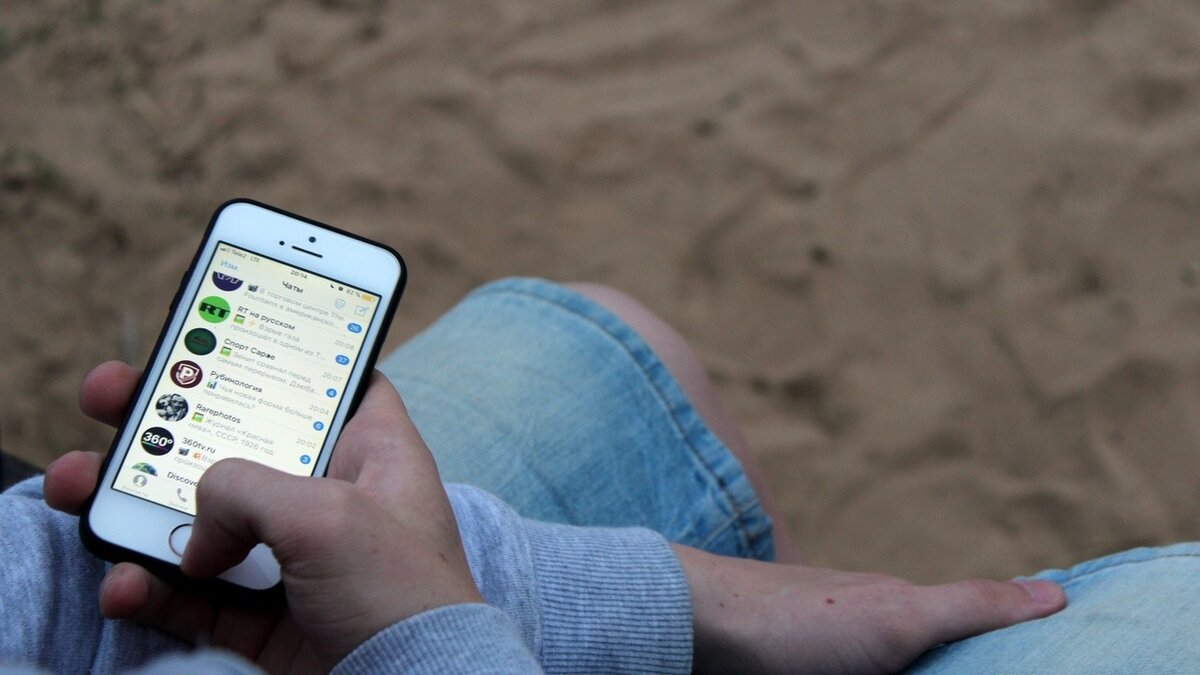     В России сотрудникам государственной корпорации «Швабе», в которую входит Казанский государственный институт прикладной оптики, запретили использовать телефоны марки iPhone в служебных целях. Об этом пишет Telegram-канал Mash.